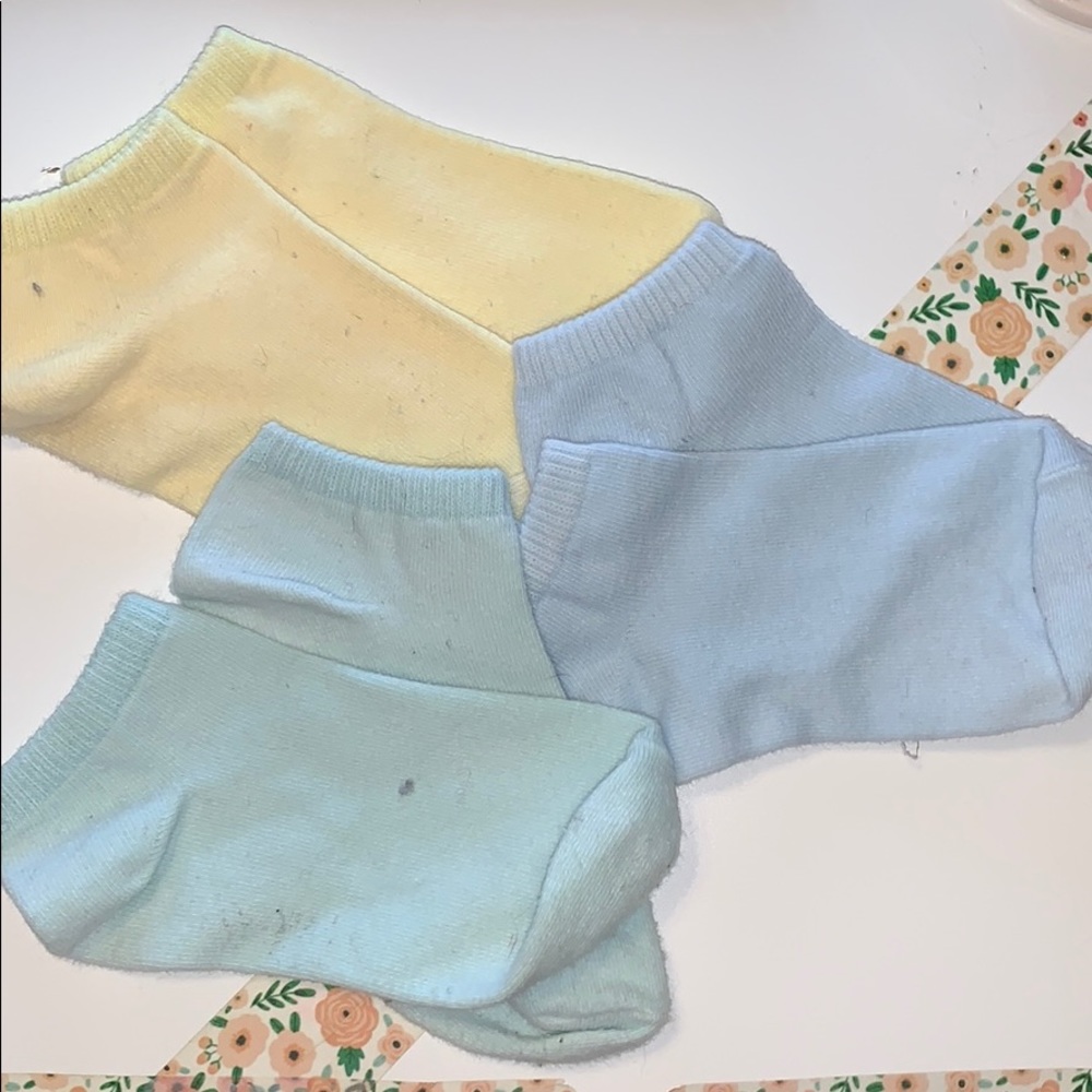 3 pairs of pastel colored socks